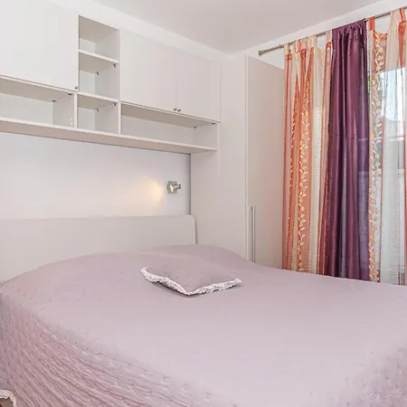 Augusta Senoe Vi Apartment